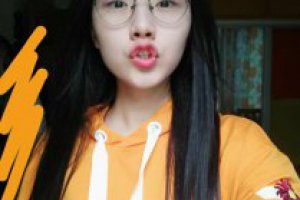 歌手郭沁的腿怎么了 為什么坐在椅子上唱歌