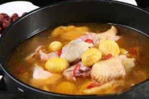 煲雞湯的最佳搭配 雞湯加什么燉最有營養