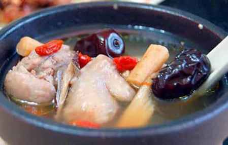 煲雞湯的最佳搭配 雞湯加什么燉最有營養 4