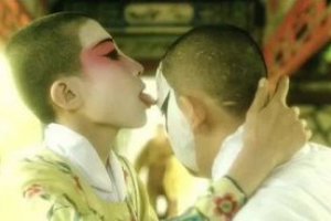 霸王別姬太監(jiān)對小豆子做了什么