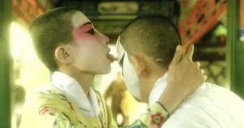 霸王別姬太監對小豆子做了什么 1