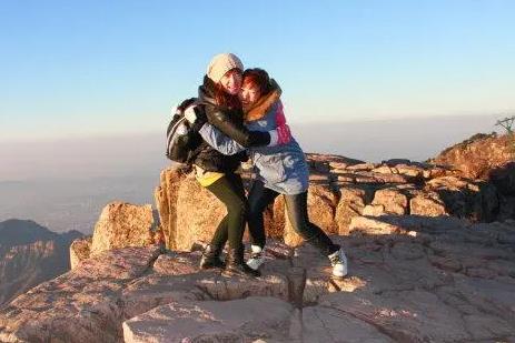 夫妻倆不能一起爬泰山嗎 夫妻爬泰山有什么禁忌 4