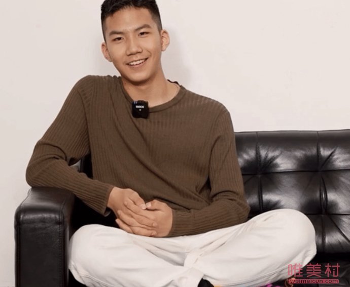 胡軍兒子胡皓康近照 14歲的胡皓康很man的氣質 1