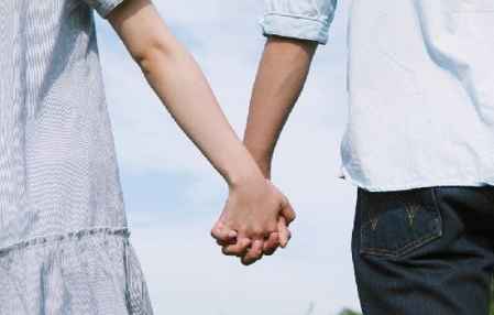 女朋友害怕懷孕怎么安慰她 戀人婚前懷孕須知 1