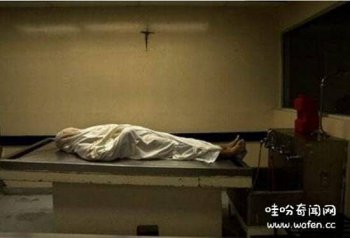 人死后身體在棺材里變成什么樣子 4