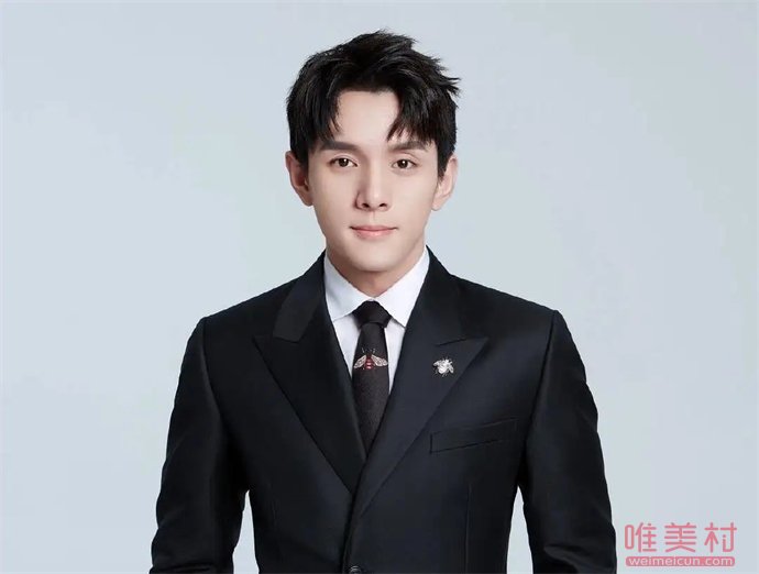 李佳琦被曝幫王一博拉商務(wù) 李佳琦和王一博的關(guān)系 2