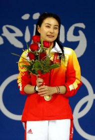 為什么郭晶晶36歲滿頭白發 究竟經歷了什么 4